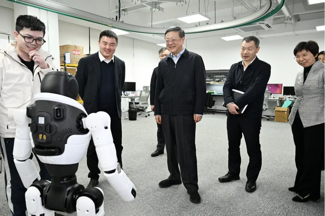 上海市委书记陈吉宁专题调研bb贝博艾弗森机器人